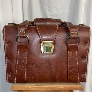 Vintage Tucky Brown Leather Hard Camera Case w Shoulder Strap.‎